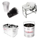 Equipments for tapping tree with buckets the old traditionnal way