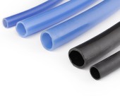 main 5 modele bleu noir bout cote angle