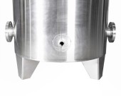 Réservoir à eau chaude pressurisé vu de près