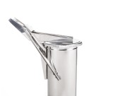 chapeau a bascule sur tuyaux close up 